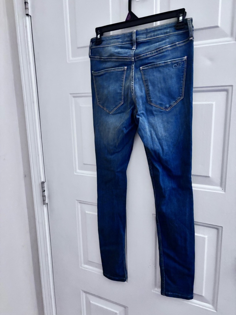 Hollister Women's Skinny Jeans in Blue Wash - Picture 4 of 7